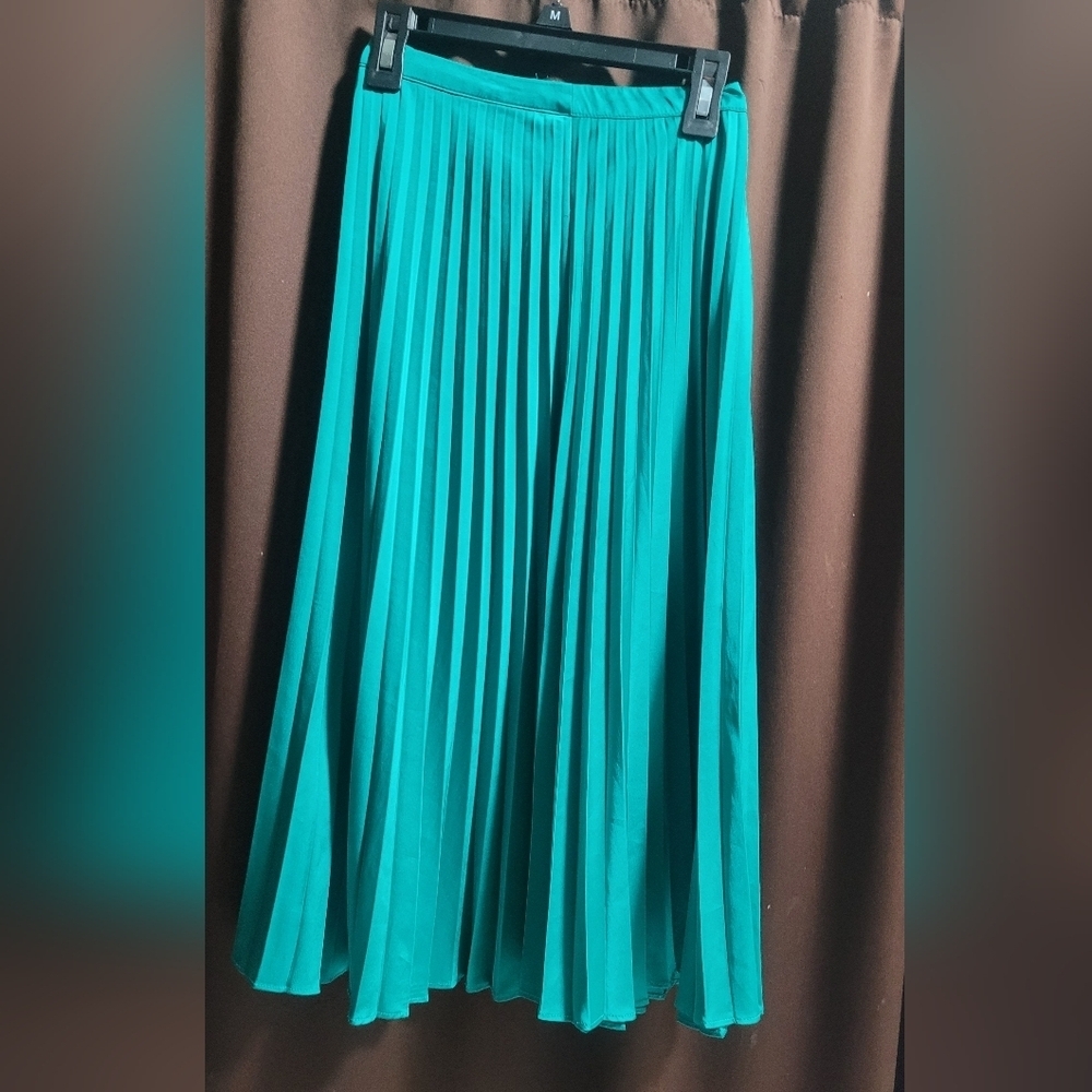 Forever 21 Vibrant Teal A-Line Skirt - Picture 2 of 8